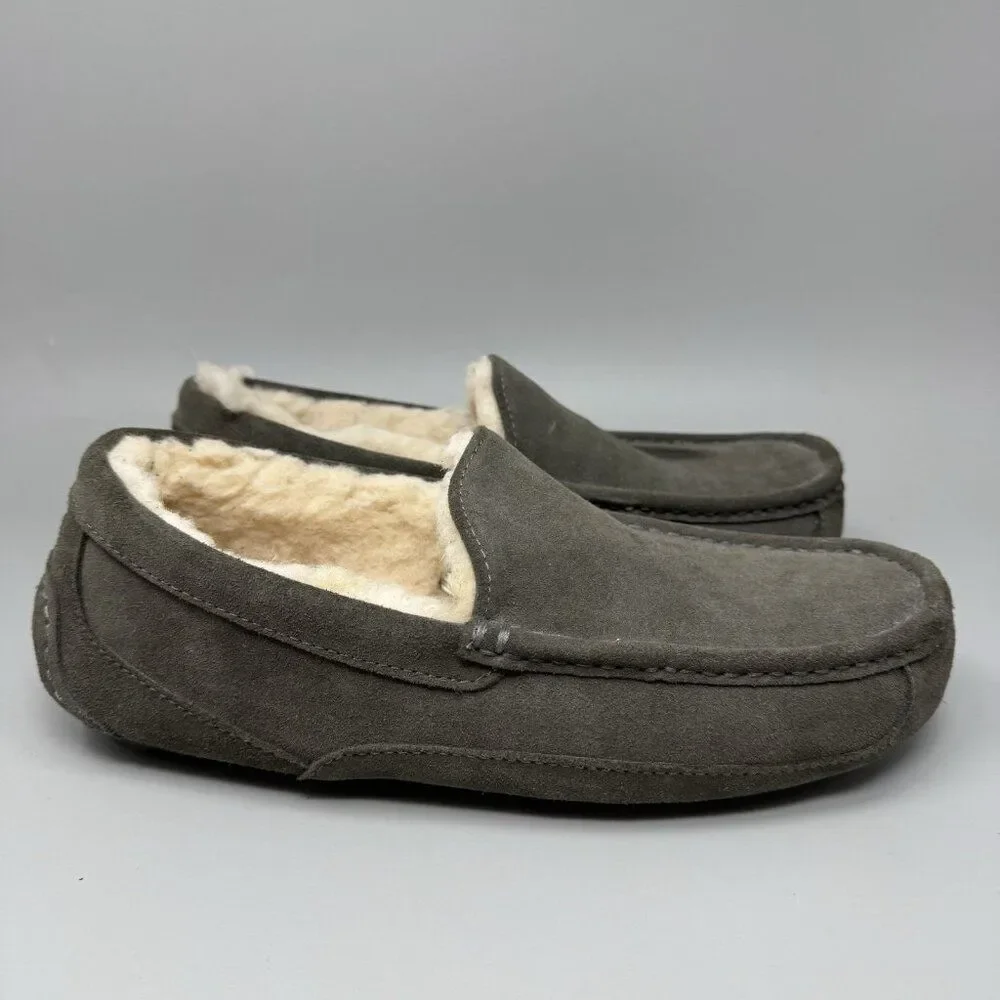 UGG Ascot Mens Slippers Loafer Size 9 Gray Suede Sheepskin Lined Shoes